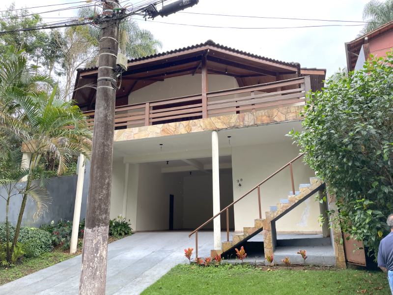 Casa em condomínio de 3 dormitórios no bairro Transurb em Itapevi