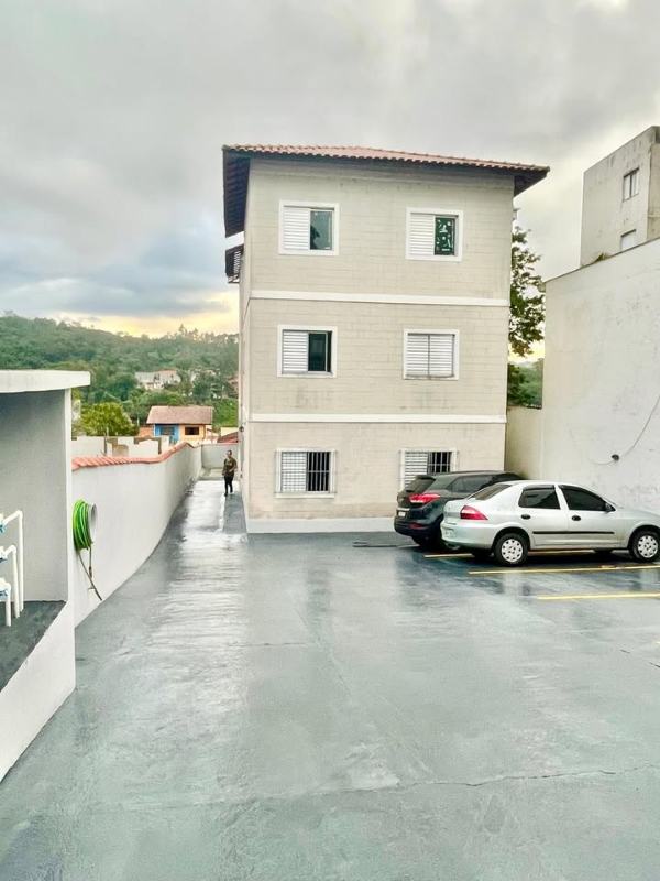 Apartamento de 2 dormitórios no bairro Jardim Central em Cotia